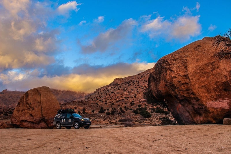 Overlanding around Tafraoute in Morocco - Overlandsite Toyota Land Cruiser J12 120 Prado GX470 in Morocco