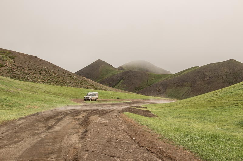 overlanders in mongolia with defender
