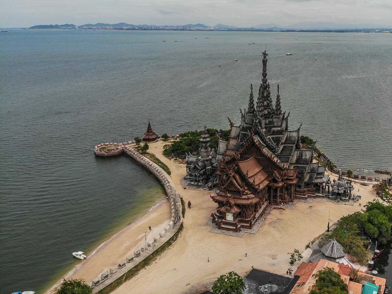 wooden temple pattaya